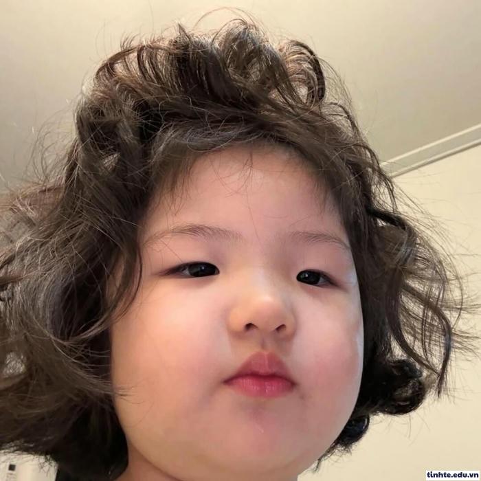 Meme em bé cực nổi